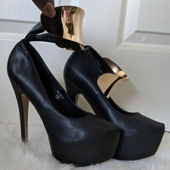 Red Kiss Shoes - Gold Ankle Cuff Black Platform Heels
